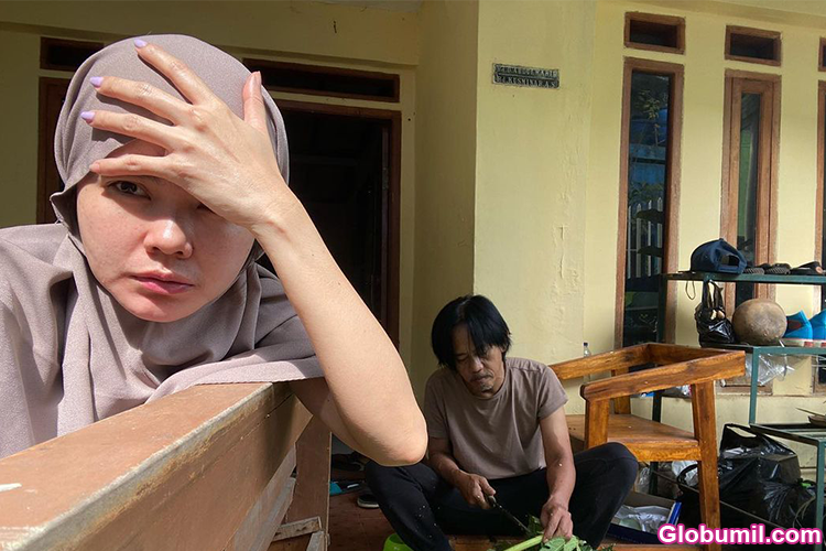 Cerita Aktor Epy Kusnandar dan Istri yang berbeda Umur Membuka Usaha Dikantin Apartemennya