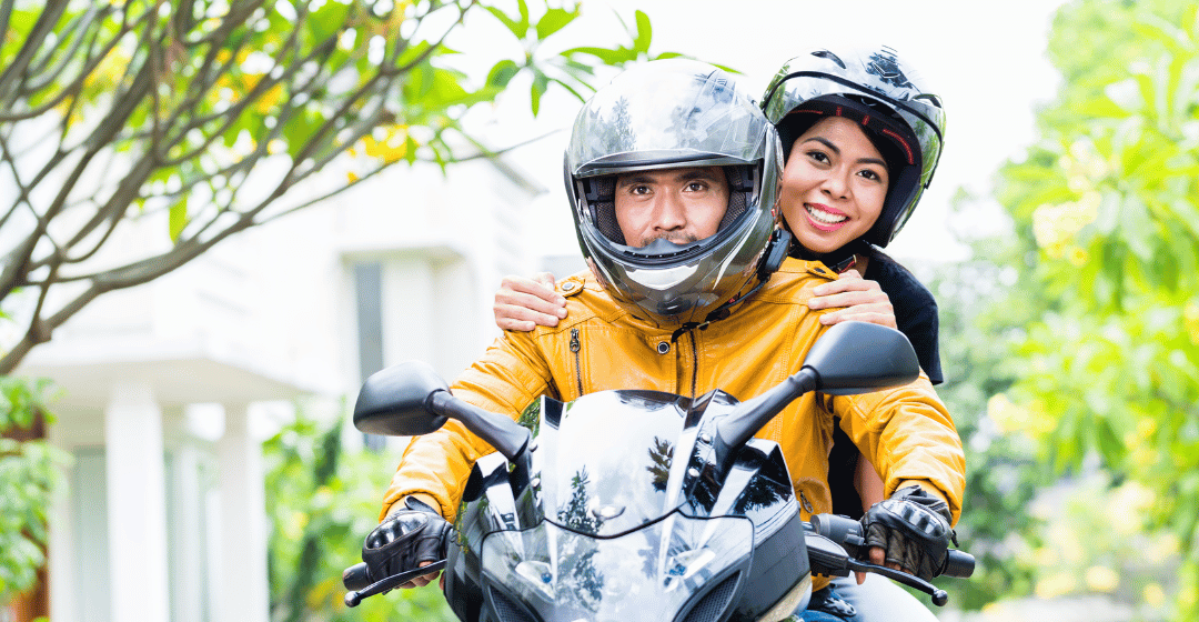 Tips Aman Naik Motor Saat Hamil Muda - Gmeds Medical Check Up
